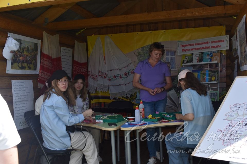 Аксубай Сабан туенда үзәк китапханәнең иҗат зоналары кунакларны җәлеп итү урыны булды