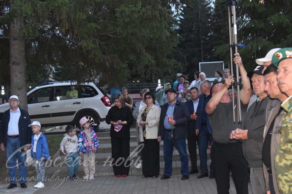 В Аксубаеве в память о героях Великой Отечественной зажгли свечи