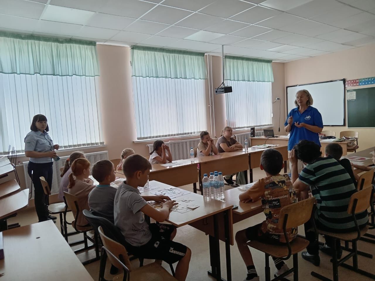 «Сенчел» сәламәтләндерү лагеренда ял итүчеләр үзләрен грамоталы җәяүлеләр итеп күрсәттеләр