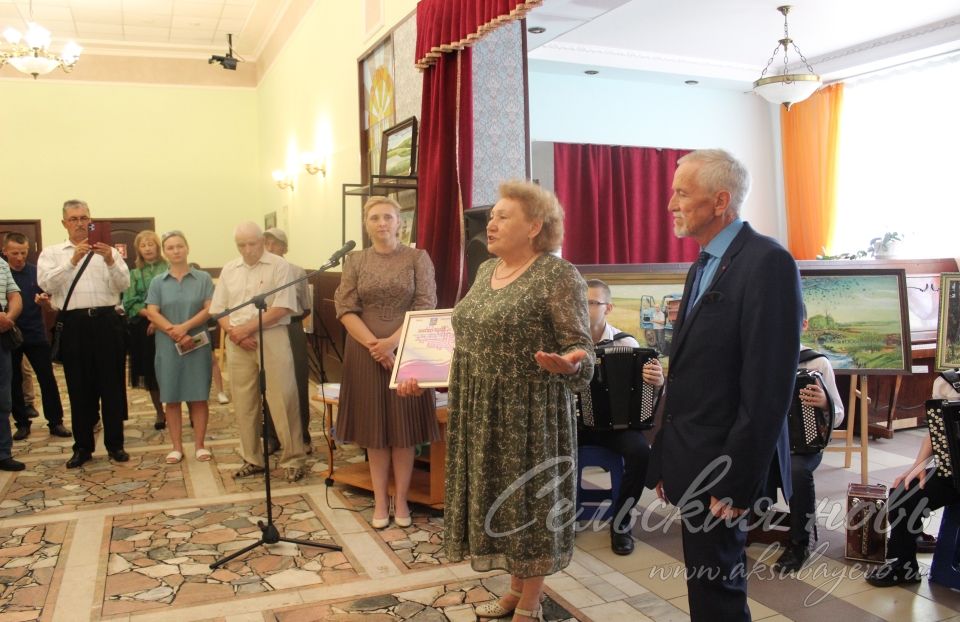 Рәссам Виктор Артемьевның картиналары күргәзмәгә килүчеләрнең йөрәкләрен яулады