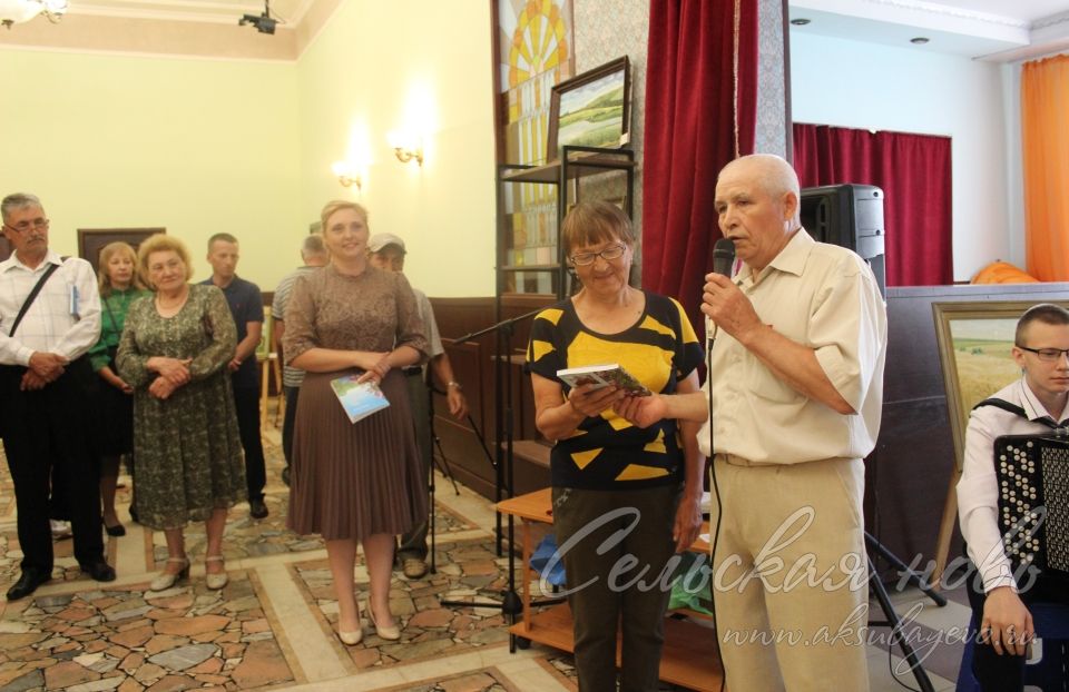 Рәссам Виктор Артемьевның картиналары күргәзмәгә килүчеләрнең йөрәкләрен яулады