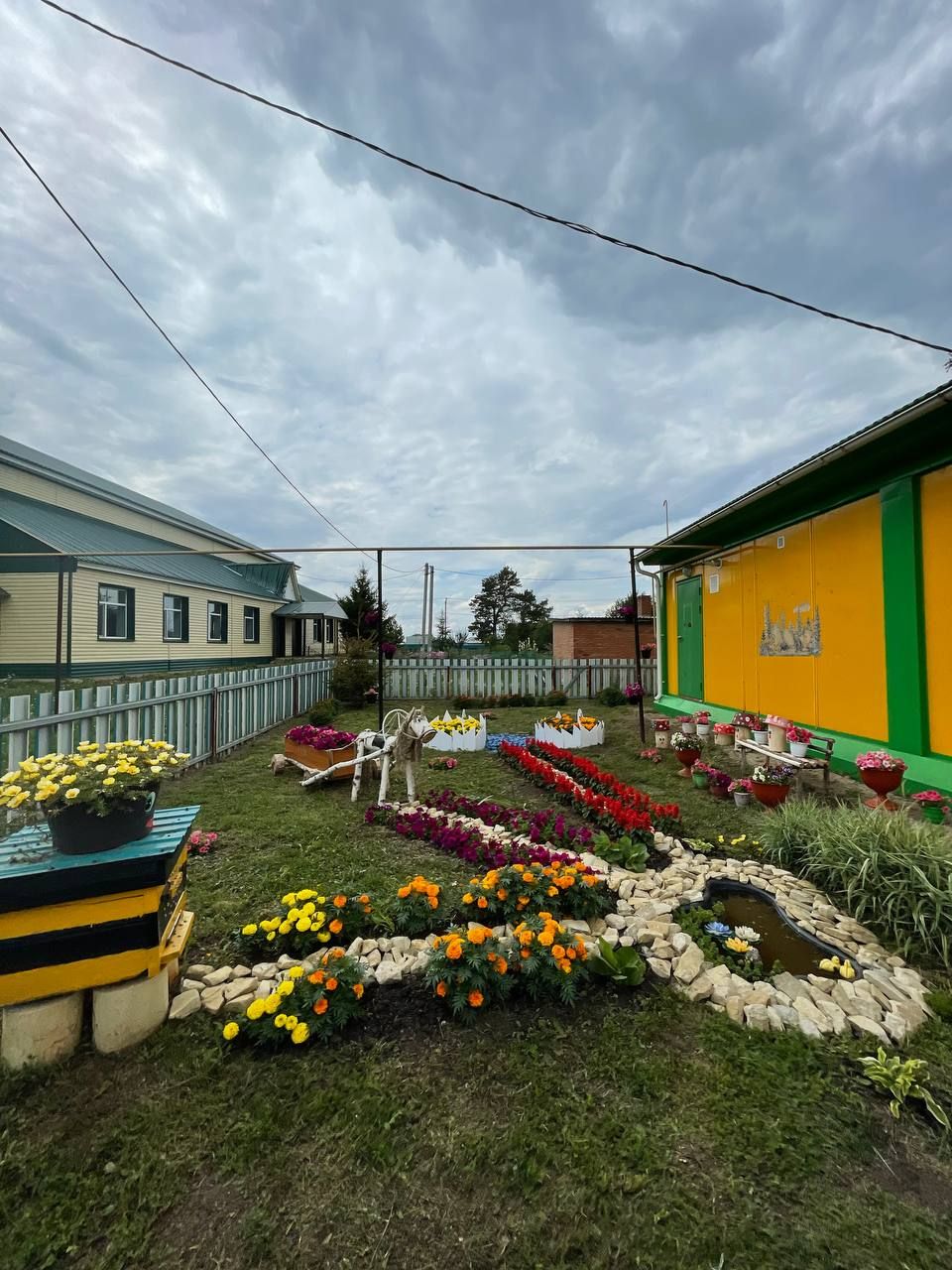 В Аксубаевском районе есть чудесный, цветущий ветеринарный пункт