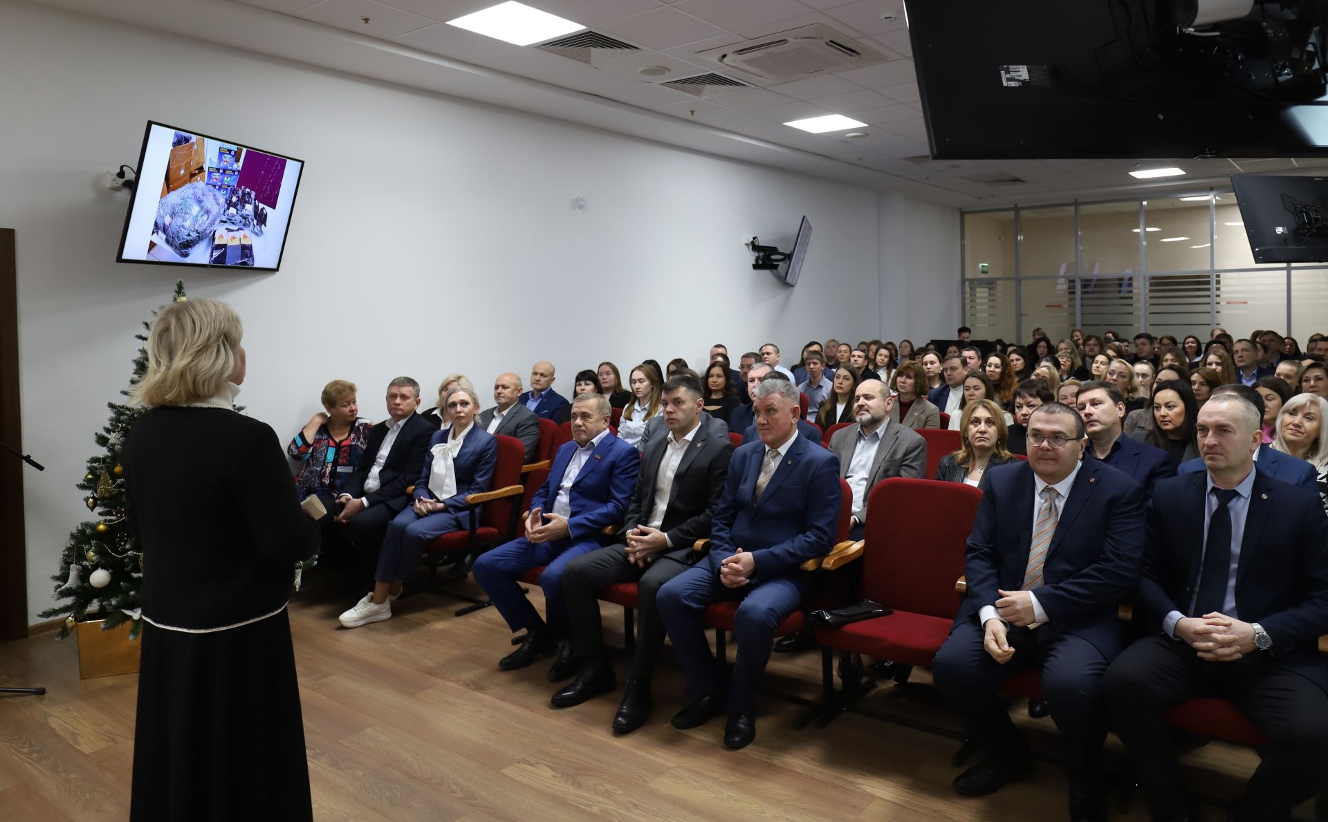 Глава Аксубаевского поблагодарил коллектив АО «Татэнергосбыт» за помощь бойцам СВО