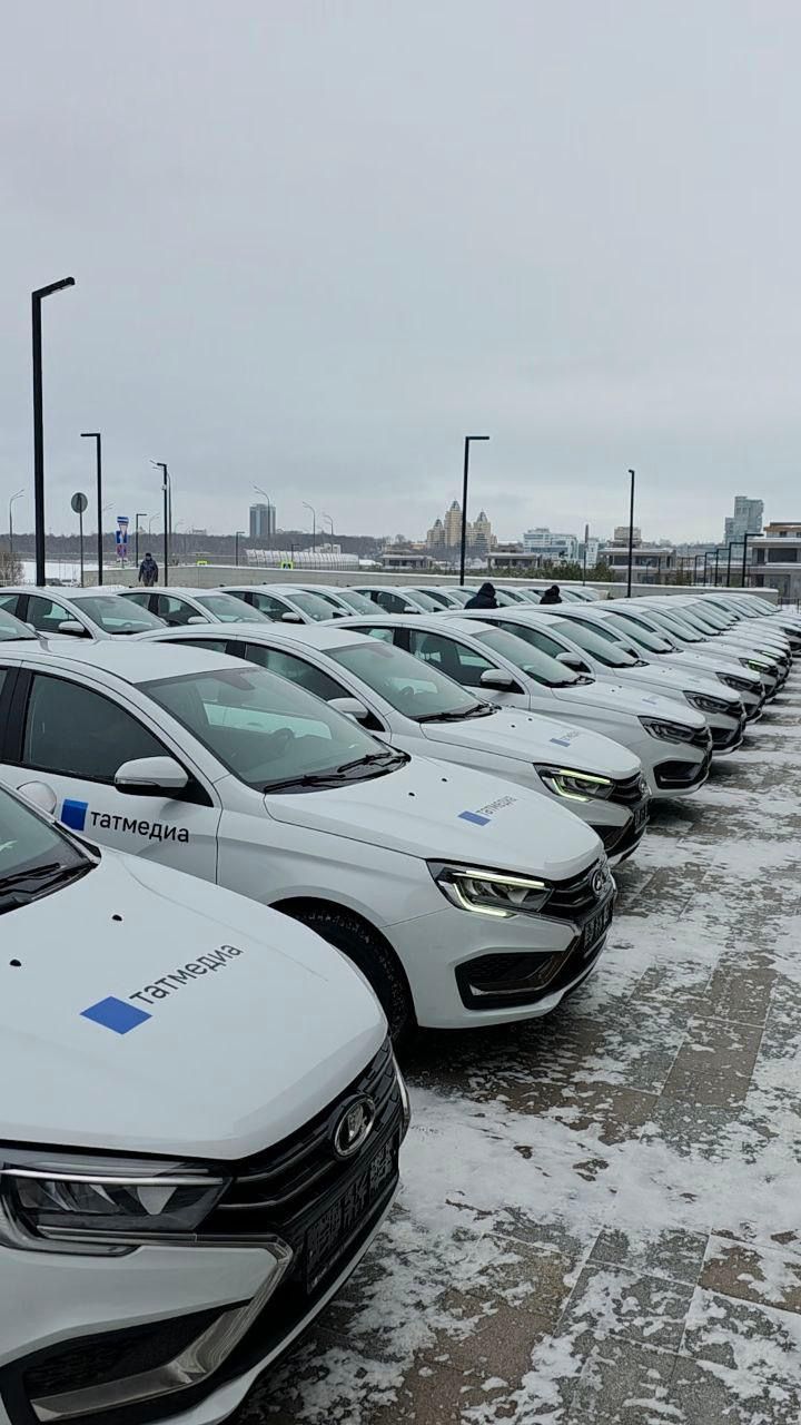 Аксубаевская редакция получила автомобиль от Раиса Татарстана