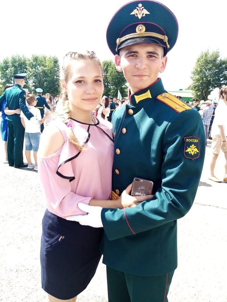 Виктория примчалась ко мне в госпиталь в Ростове, больше мы не расстаемся