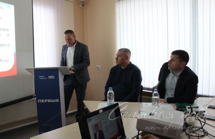 Район җитәкчесе өстәмә белем бирү педагоглары белән очрашты