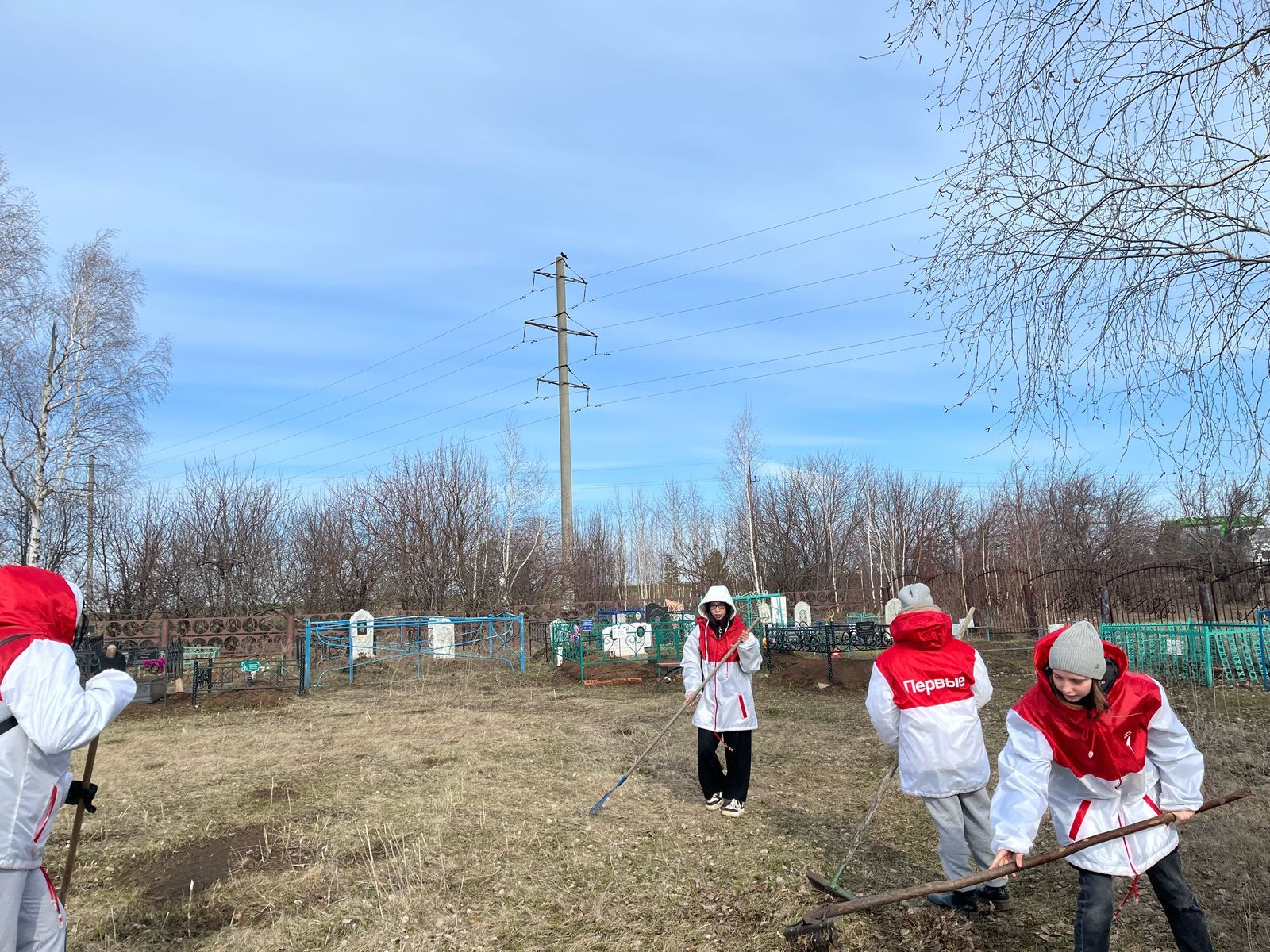 Яшьләр Бөек Ватан сугышы һәм махсус хәрби операция геройларын искә алды