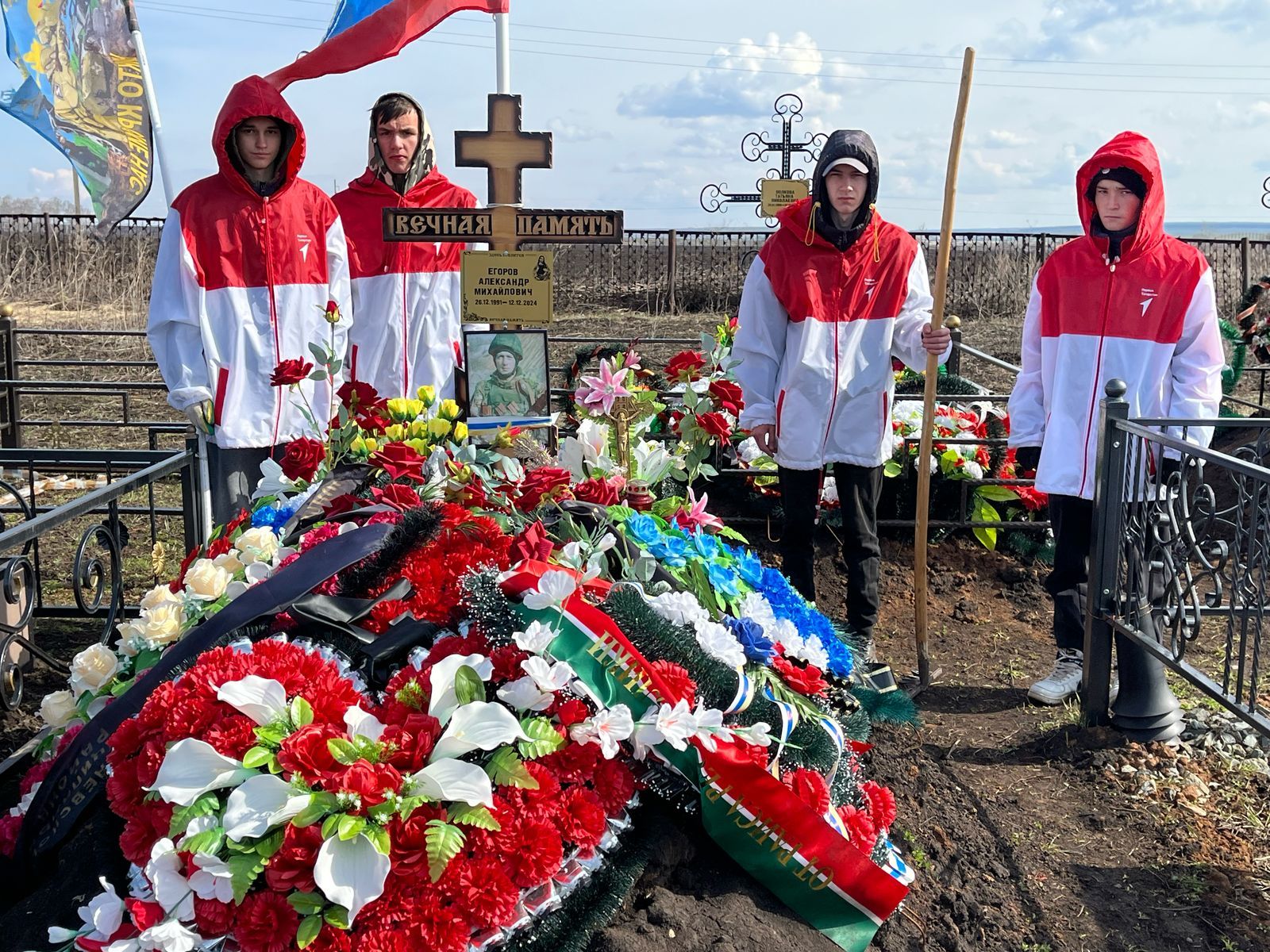 Яшьләр Бөек Ватан сугышы һәм махсус хәрби операция геройларын искә алды
