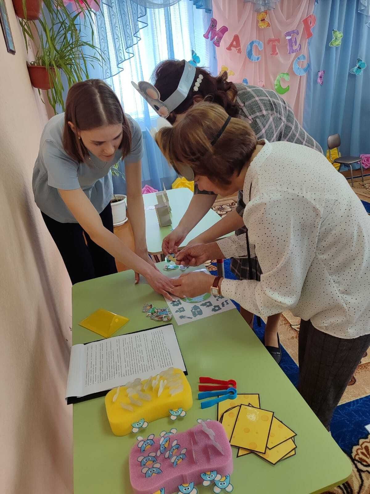 Иң яхшы осталык дәресенә район тәрбиячеләре бәйгесе узды