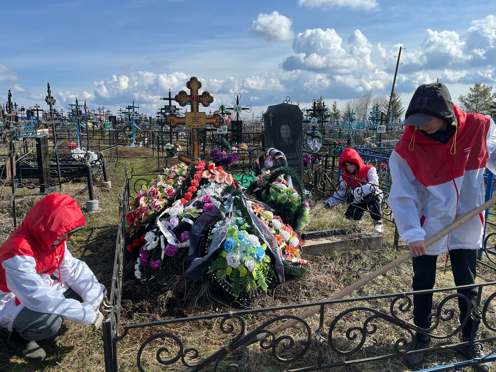 Яшьләр Бөек Ватан сугышы һәм махсус хәрби операция геройларын искә алды