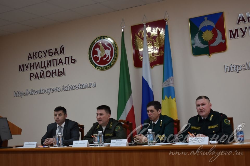 Равил Кузюров Аксубай районы урман хезмәткәрләре белән йомгаклау киңәшмәсе үткәрде