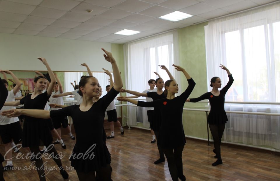 Аксубай сәнгать мәктәбендә чыгарылыш сыйныфларда имтиханнар бара