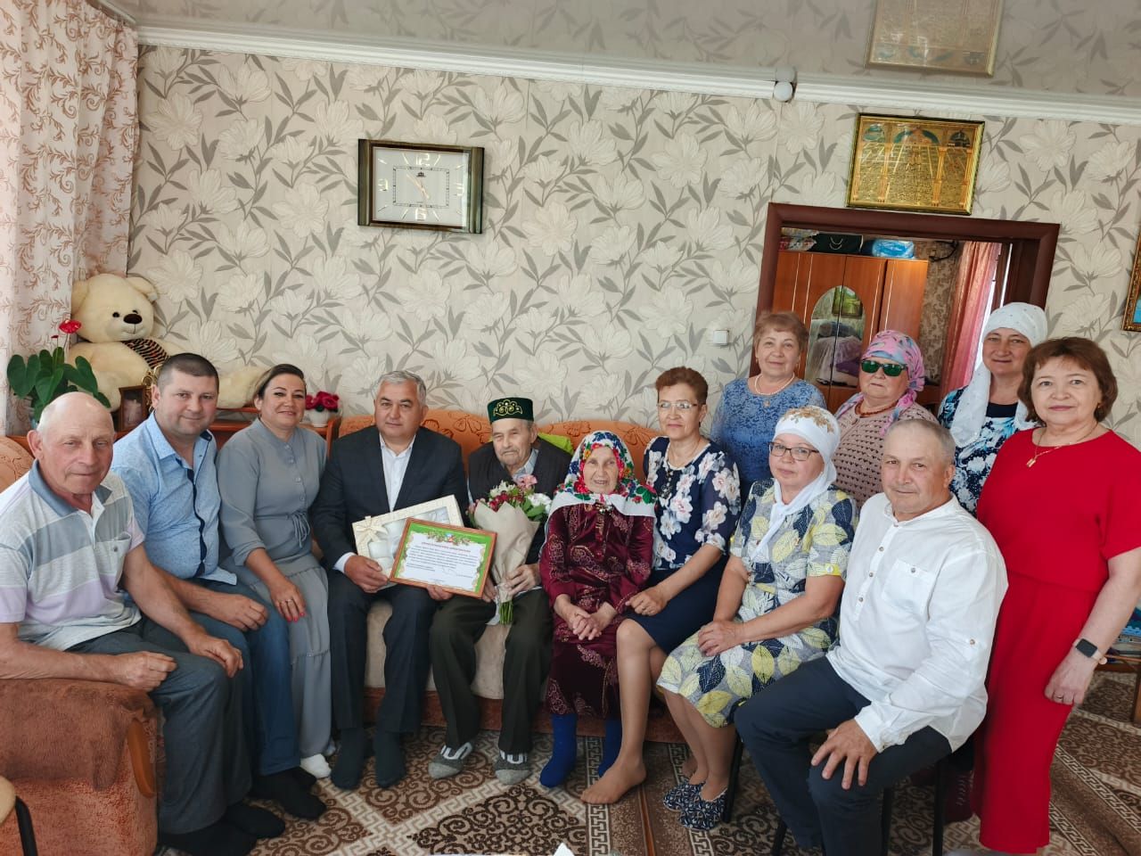 Бала чагыннан ятимлек ачысын татып үсә