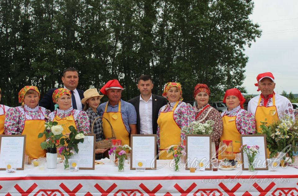 Аксубайда узган «Троица әйлән-бәйләне»ндә иң яхшы квас әзерләүчене билгеләделәр