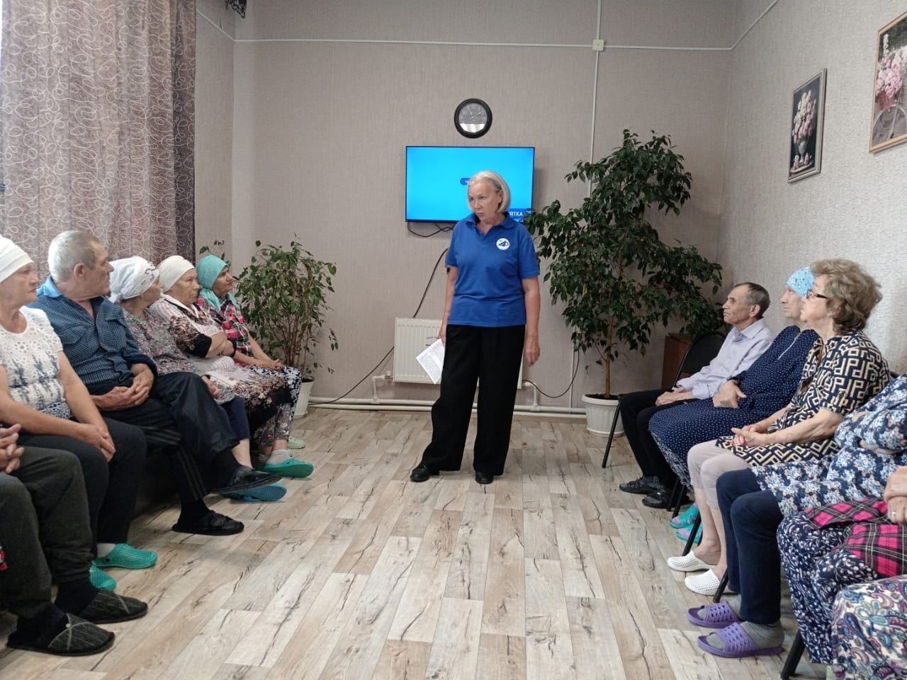 Аксубайда социаль хезмәтләр алучылар белән юл хәрәкәте иминлеге буенча әңгәмә уздырылды