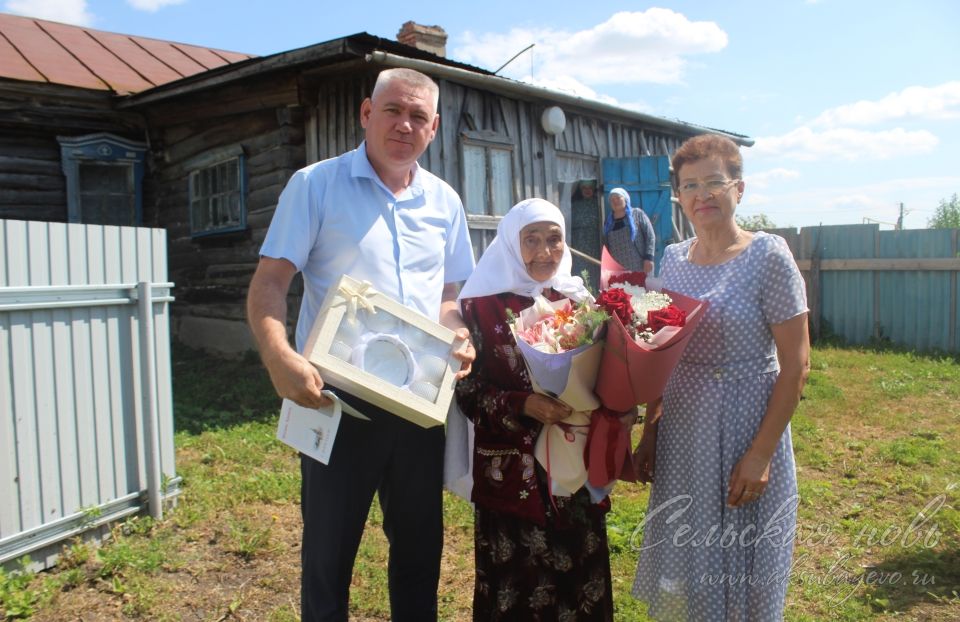 Аксубай ветераны әйләнә-тирәсендәге кешеләргә рәхмәт хисләре белән яши