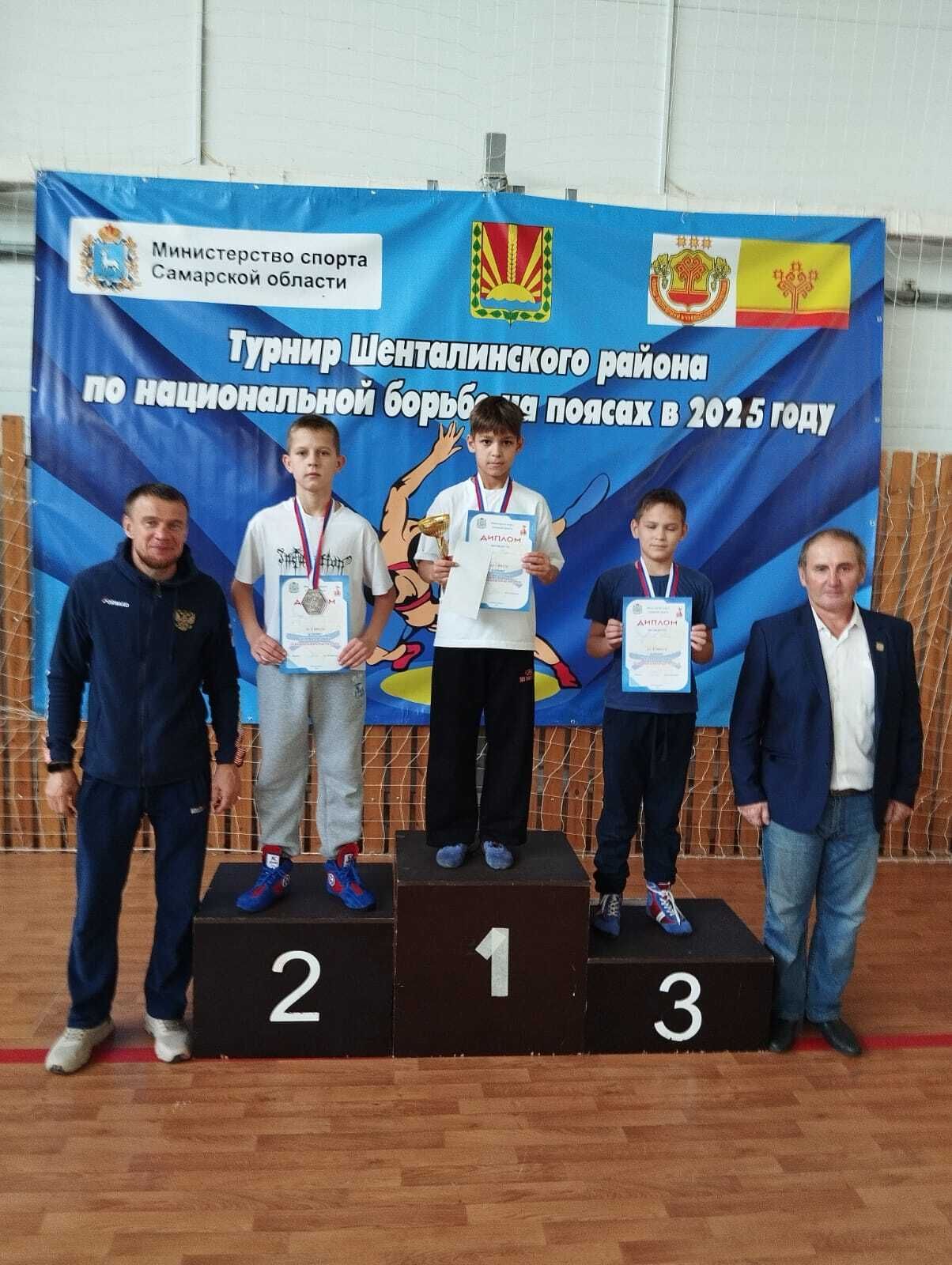 Аксубай көрәшчеләре Шенталада узган турнирда көмеш призерлар булдылар