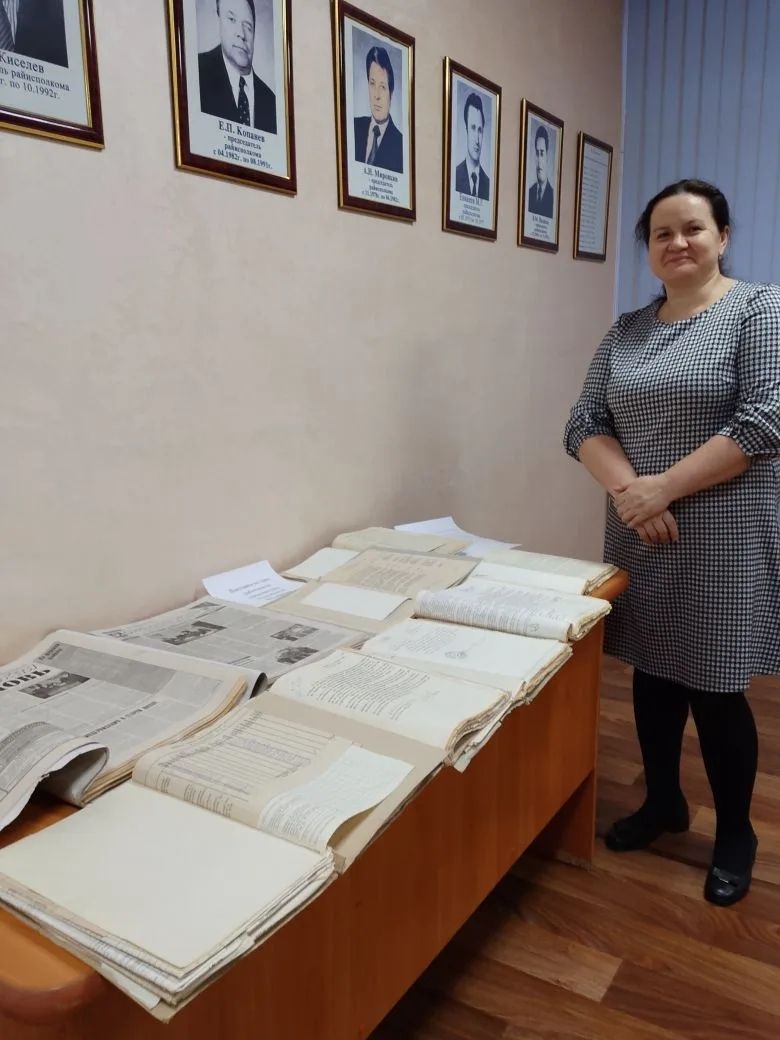 В Совете Аксубаевского района развернули выставку о прокуратуре