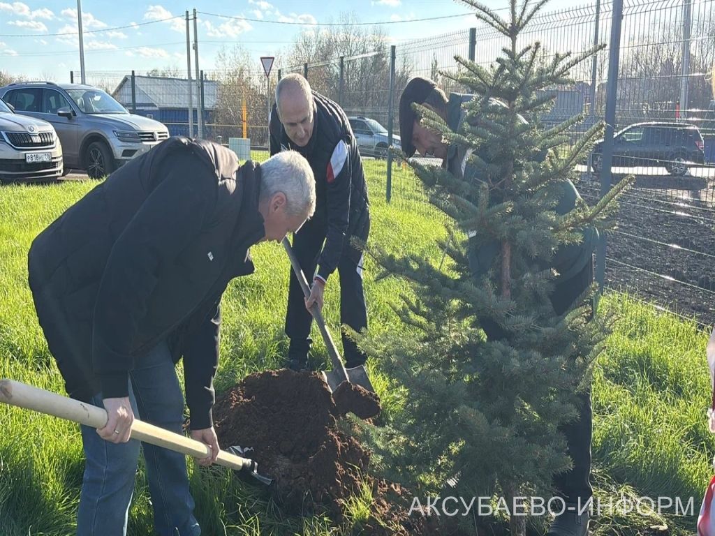 Аксубай бозында Татарстан хоккееның югары класслы вәкилләре уйнады