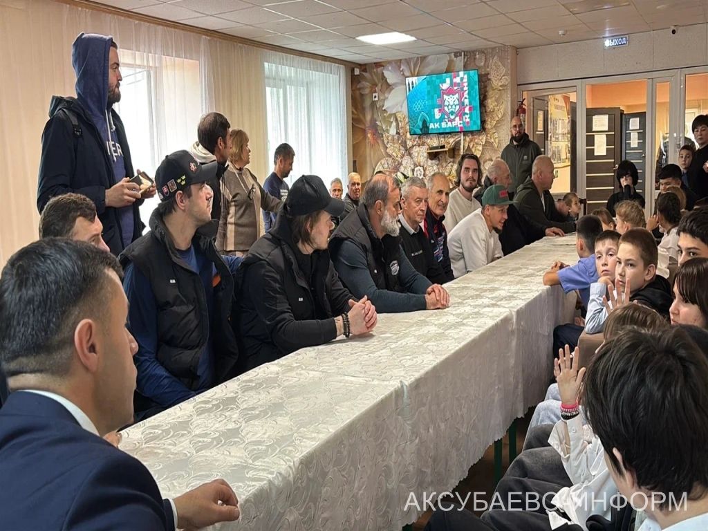 Аксубай бозында Татарстан хоккееның югары класслы вәкилләре уйнады