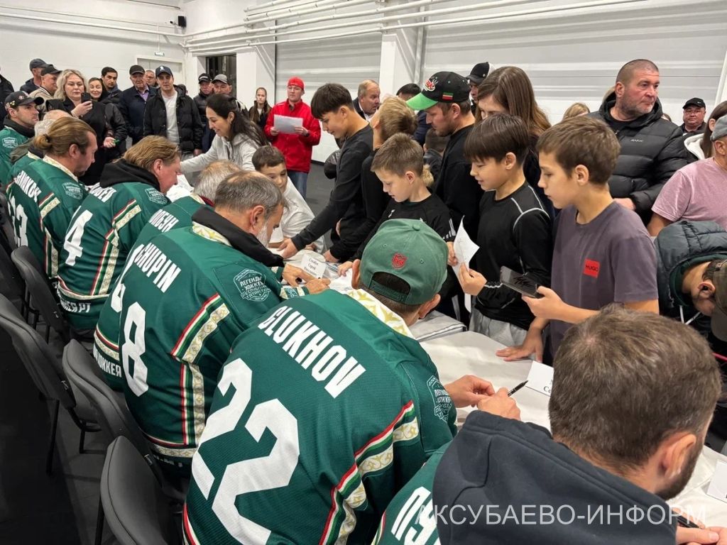 На аксубаевском льду играли представители высшего класса татарстанского хоккея