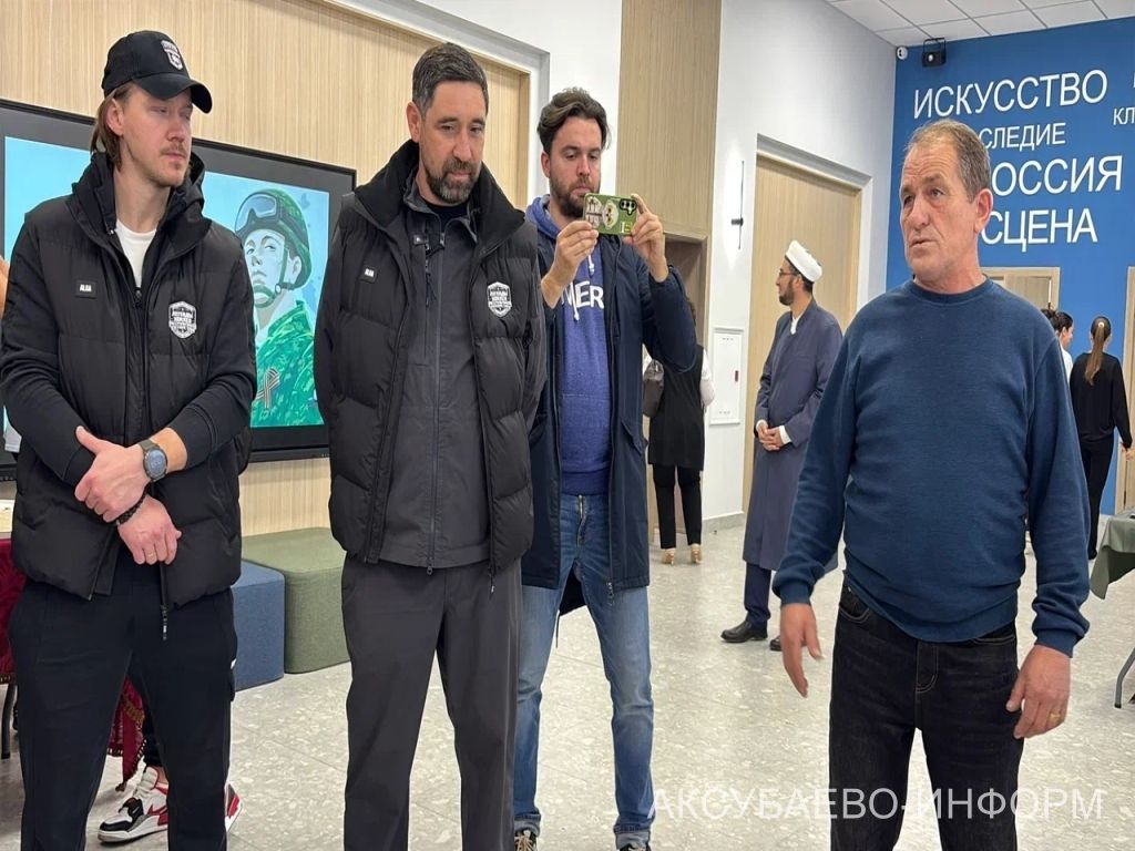 Аксубай бозында Татарстан хоккееның югары класслы вәкилләре уйнады