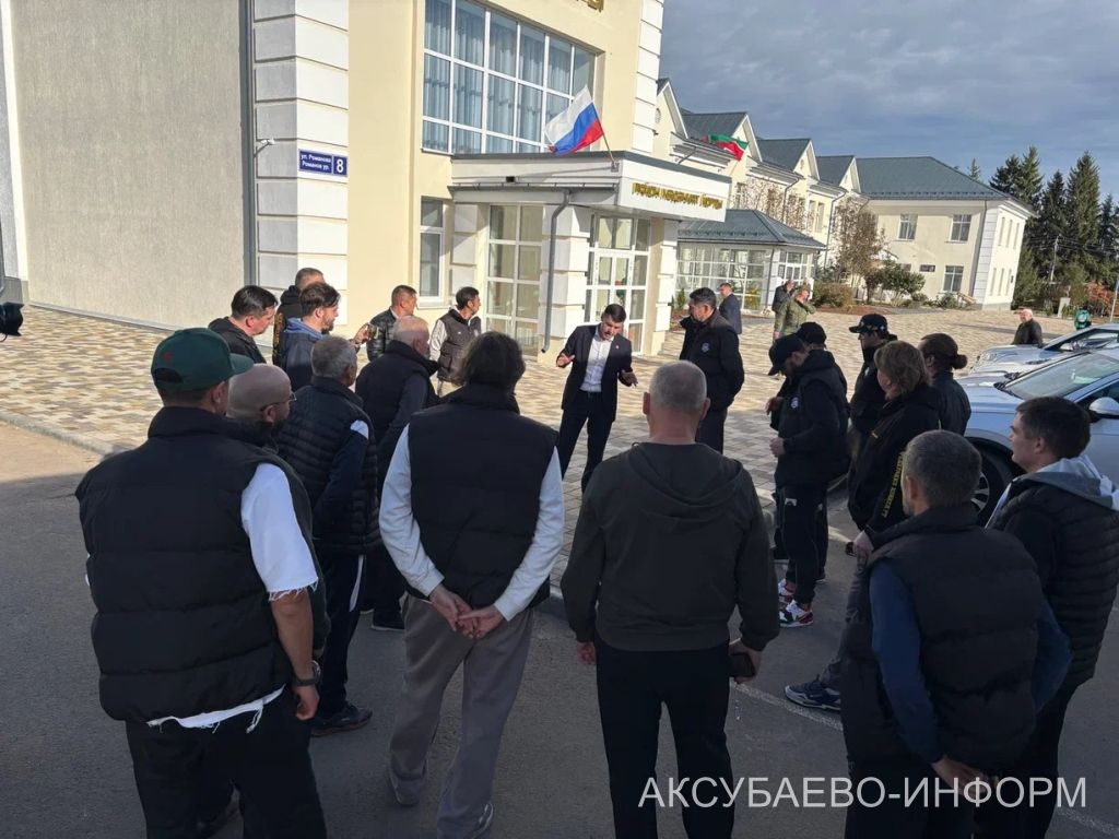 Аксубай бозында Татарстан хоккееның югары класслы вәкилләре уйнады