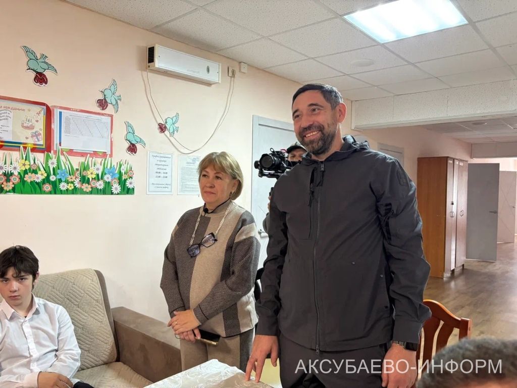 На аксубаевском льду играли представители высшего класса татарстанского хоккея