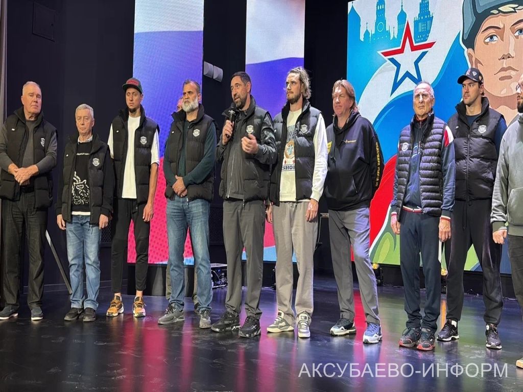 На аксубаевском льду играли представители высшего класса татарстанского хоккея