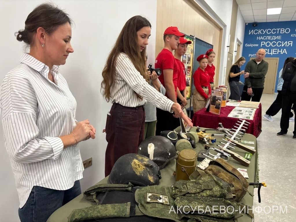 Аксубай бозында Татарстан хоккееның югары класслы вәкилләре уйнады