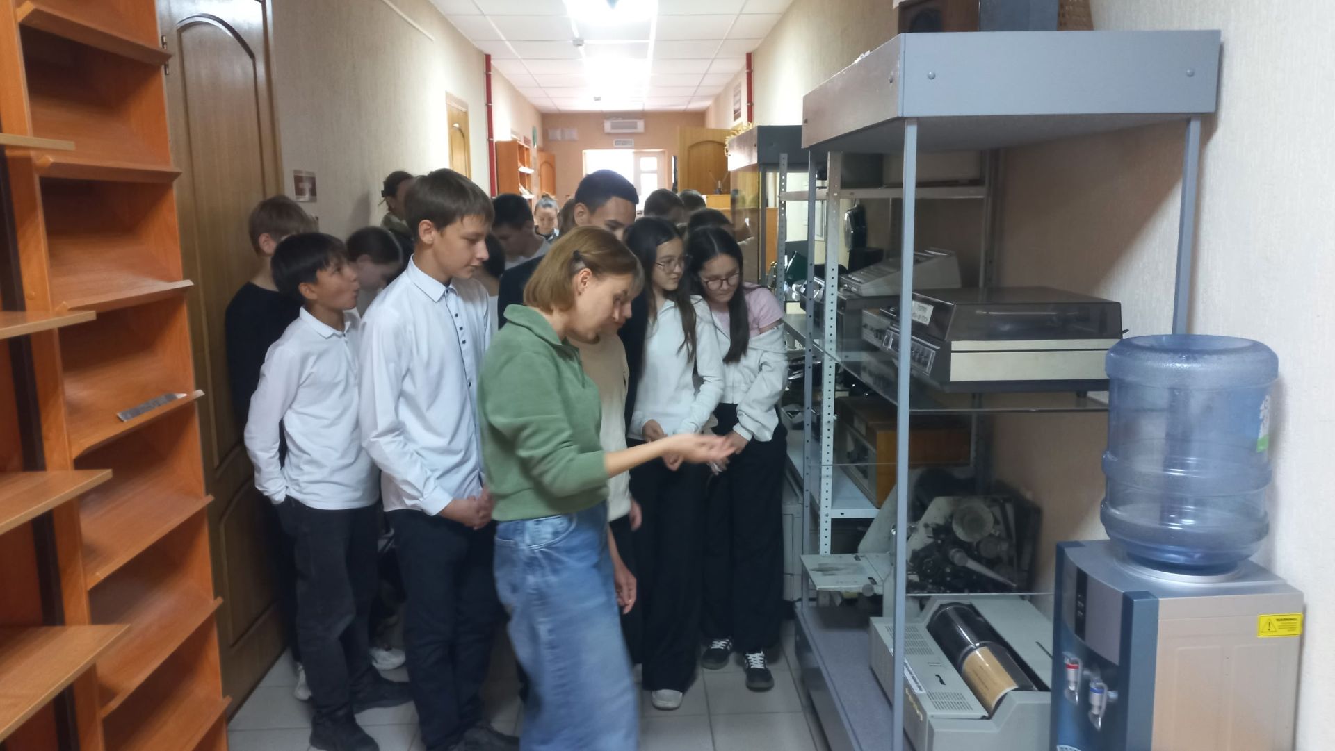 Аксубай укучылары китапханәче һөнәрен сынап карадылар