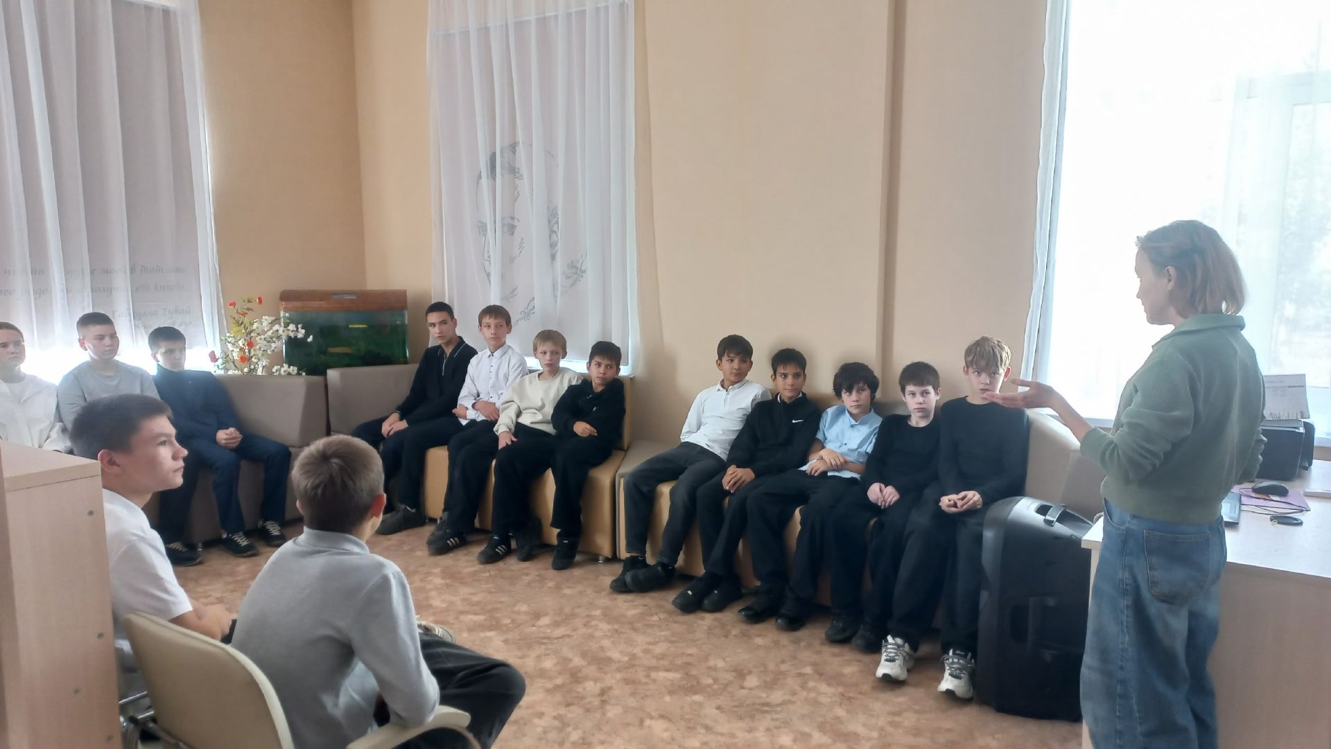 Аксубай укучылары китапханәче һөнәрен сынап карадылар
