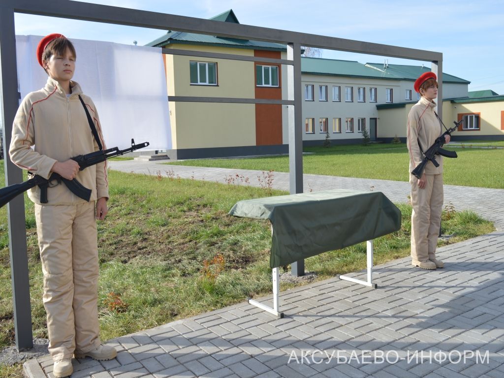 В Аксубаевской школе увековечили память майора Российской Армии