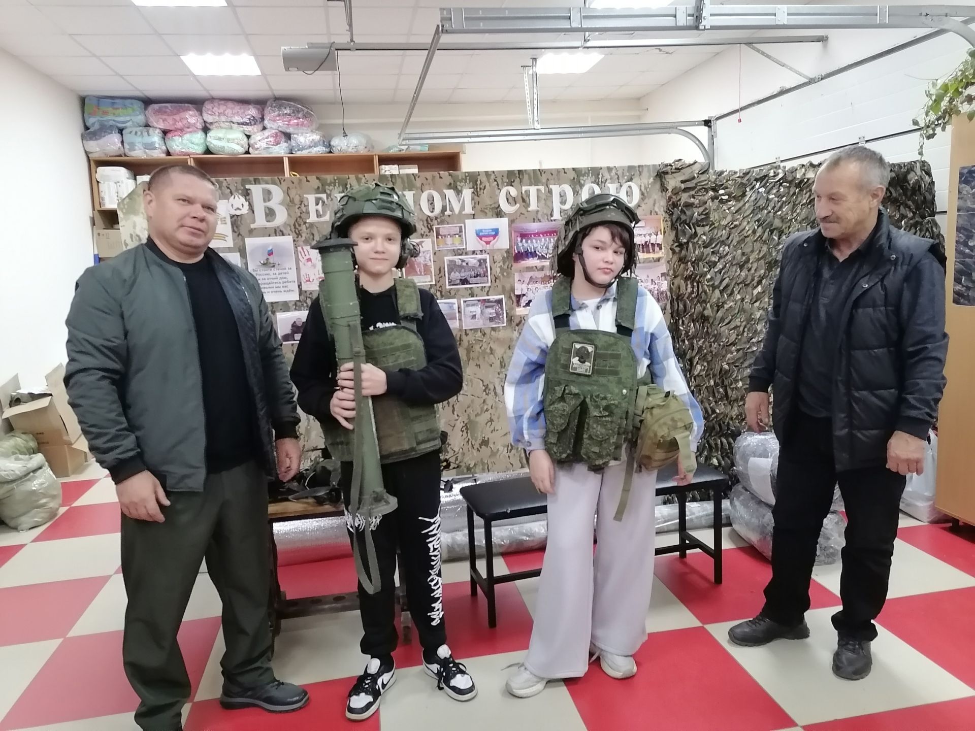 Батырлык һәм игелек дәресе: яшь аксубайлылар волонтерлар штабында булдылар