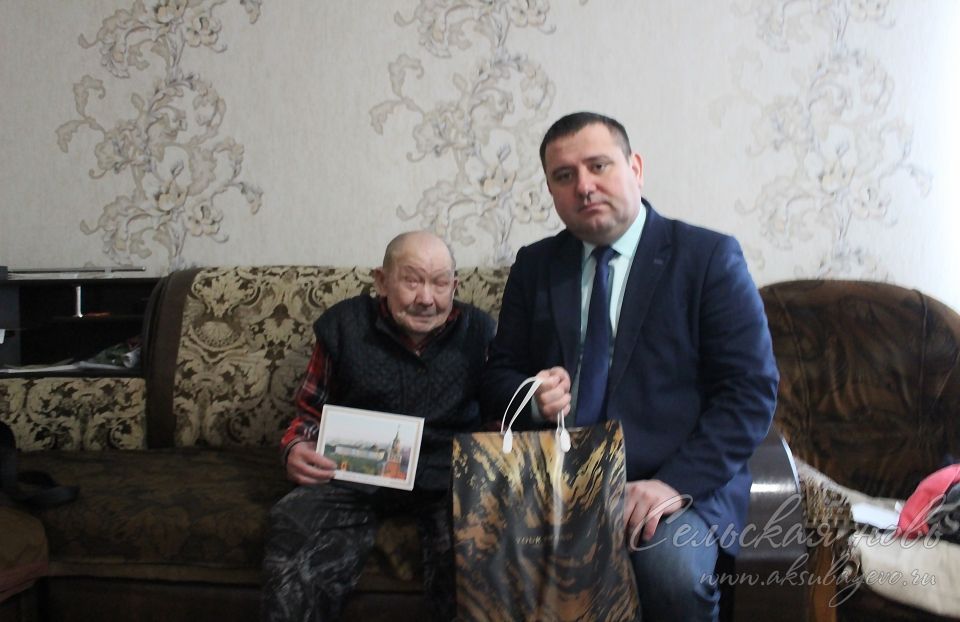 Аксубай ветераны малай чагыннан колхозда эшләгән