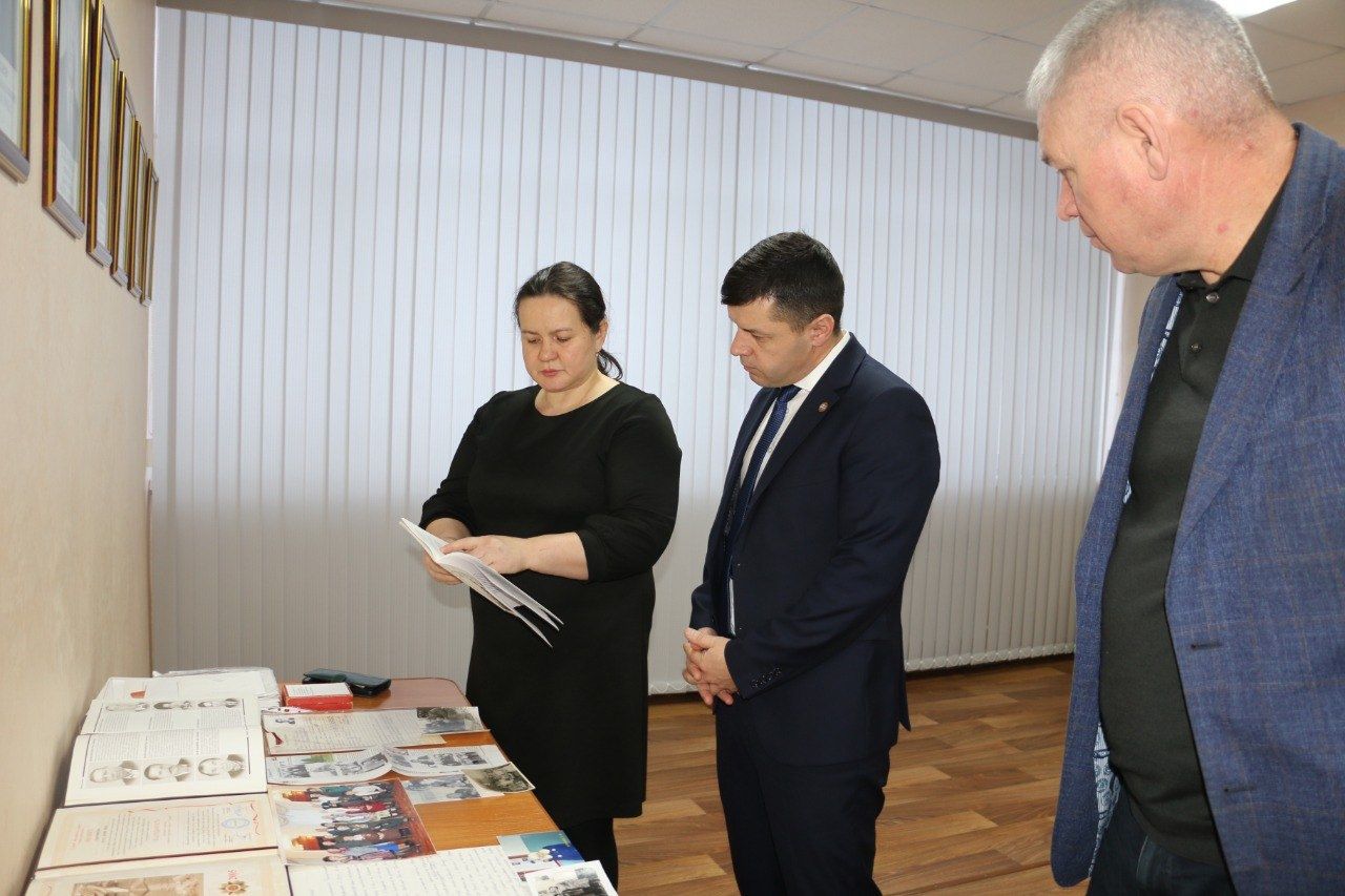 Памяти аксубаевского геолога посвятили выставку
