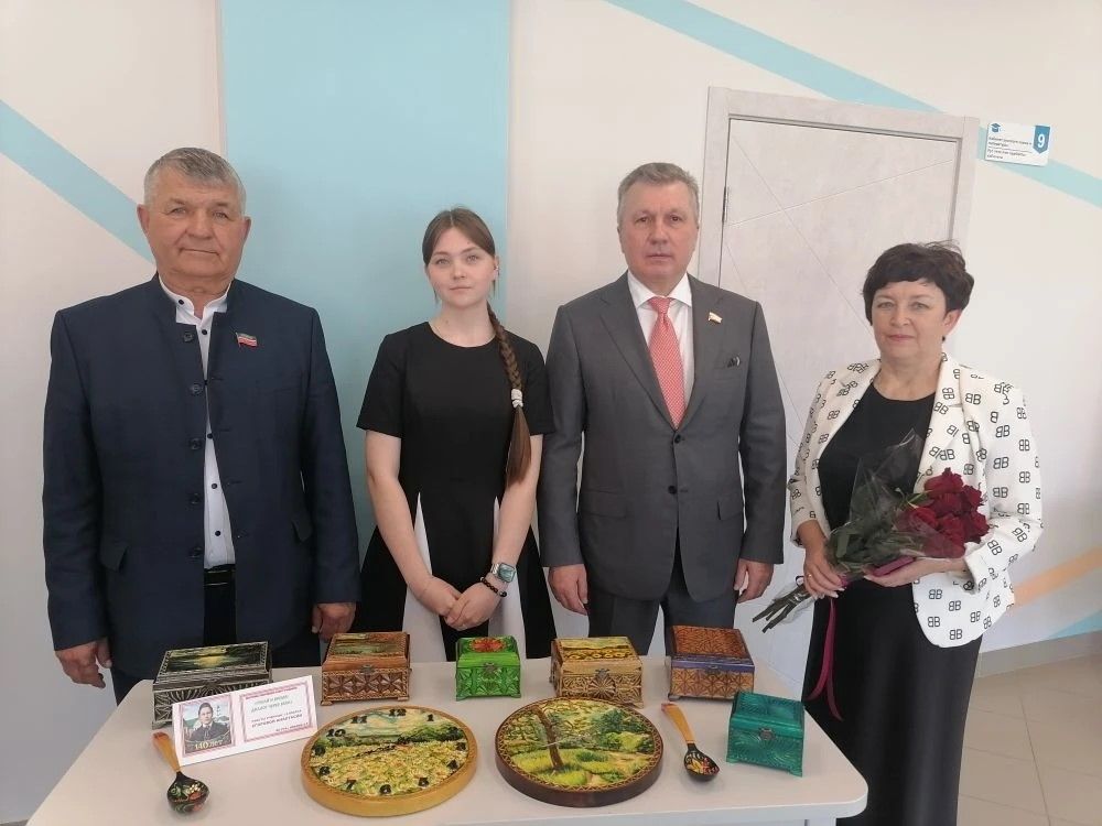 РФ сенаторы Аксубай районында туган мәктәбендә булды