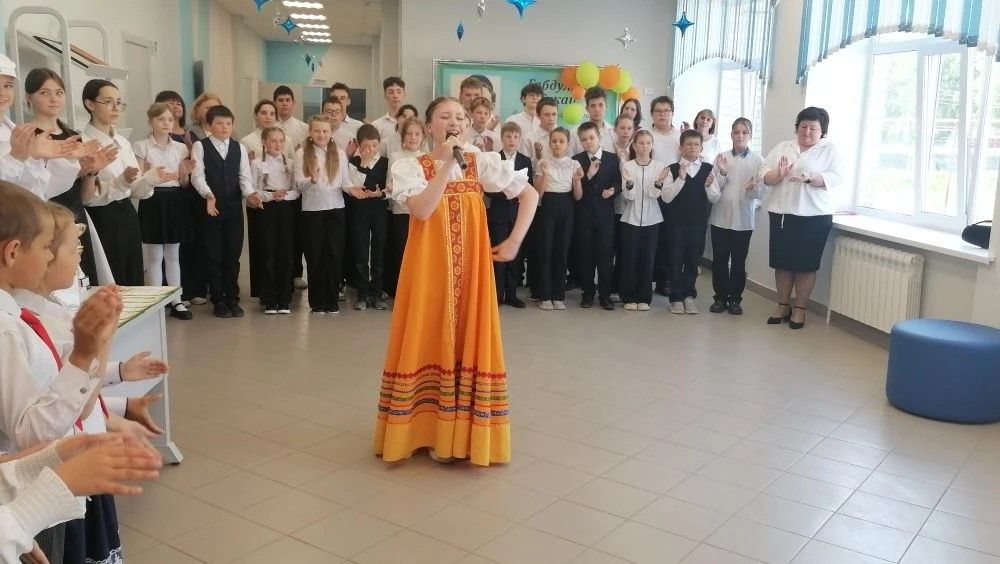 РФ сенаторы Аксубай районында туган мәктәбендә булды