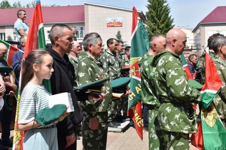 Чик сакчылары гаскәрләрендә хезмәт иткән аксубайлыларны Чик сакчысы көненә чакыралар
