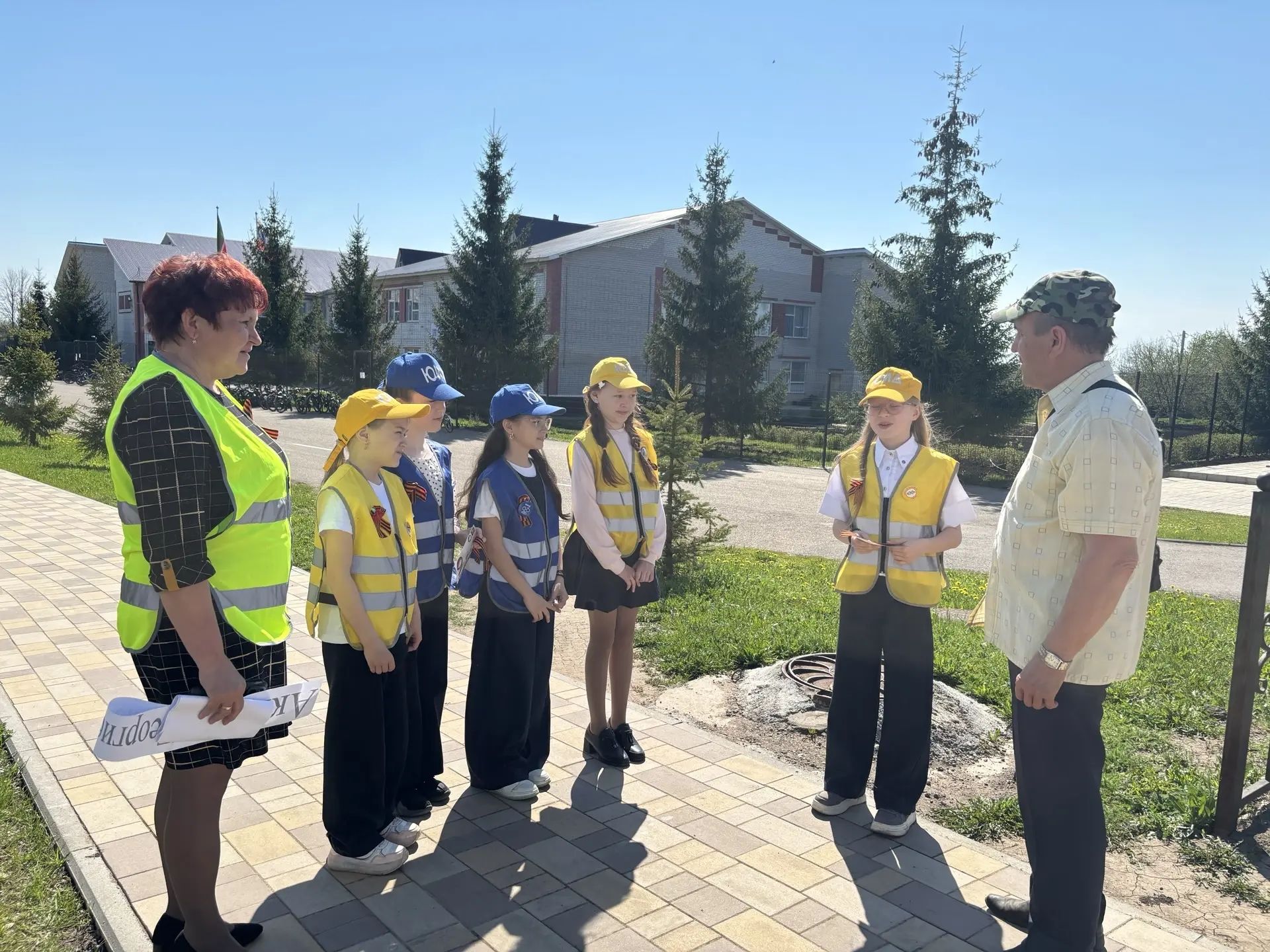 Аксубайда дәүләт автоинспекторлары һәм ЮИДлылар җәяүлеләргә Георгий тасмалары тараттылар