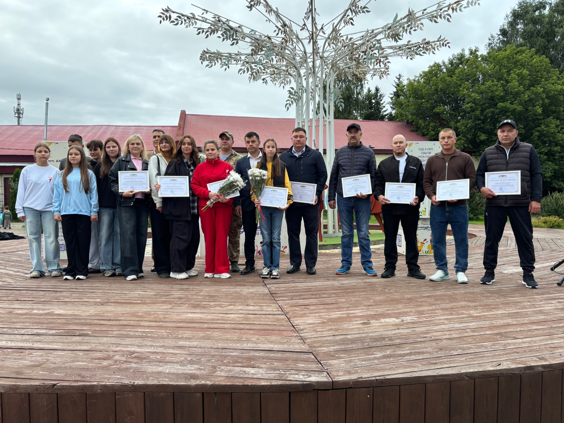 Аксубайда халык артистының лирик концерты патриотик яңгыраш алды