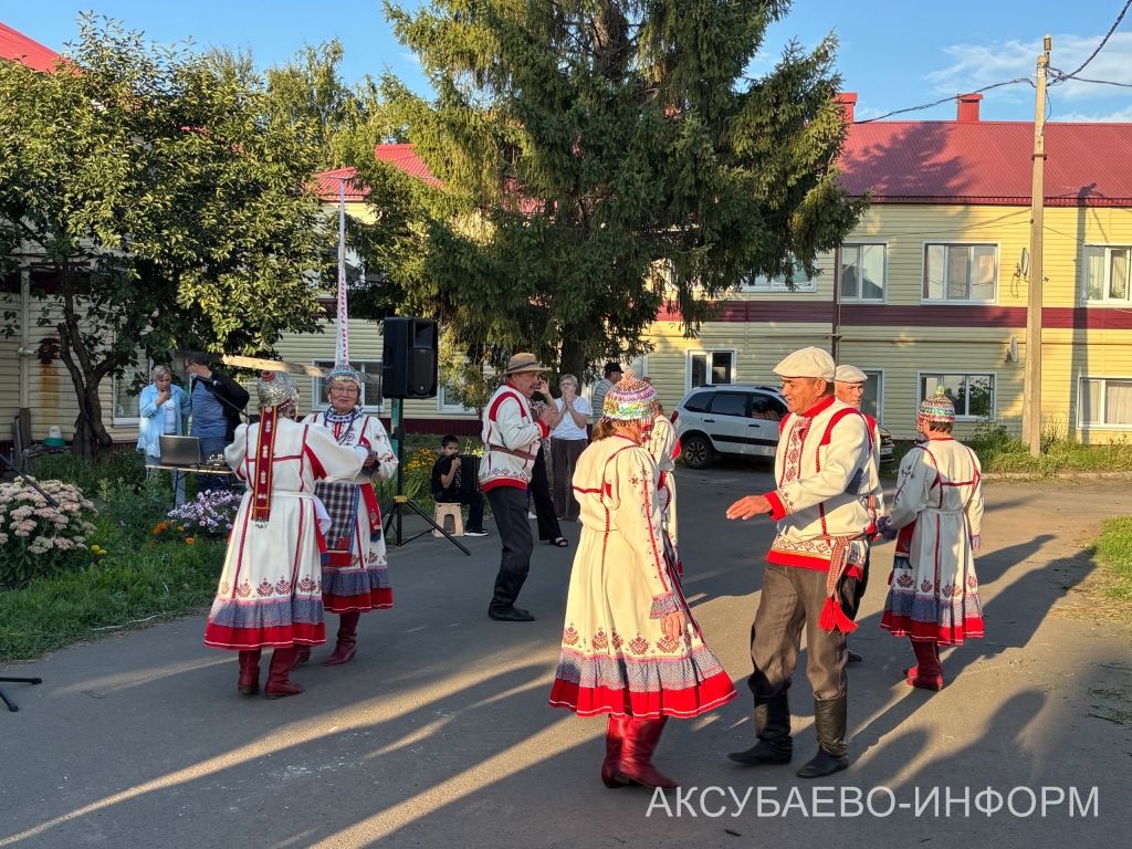 Ишегалды тулысынча мәдәни мәйданчыкка әверелде