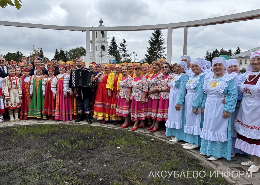 В Аксубаеве открыли ледовый дворец, два парка и Центр молодежных инициатив