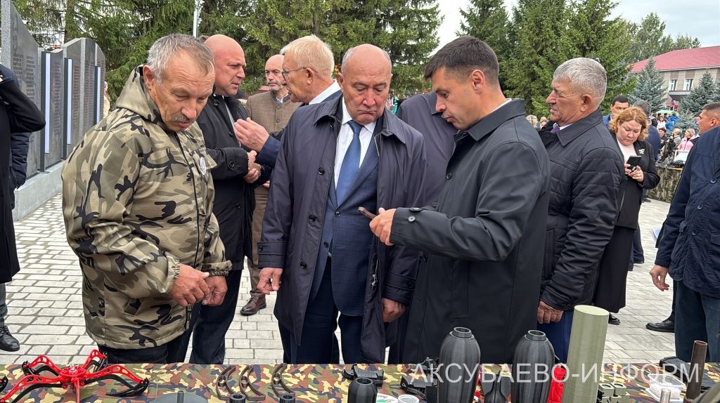 В Аксубаеве открыли ледовый дворец, два парка и Центр молодежных инициатив