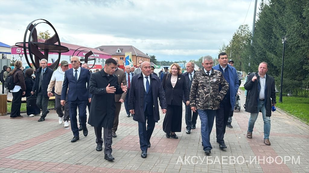 В Аксубаеве открыли ледовый дворец, два парка и Центр молодежных инициатив