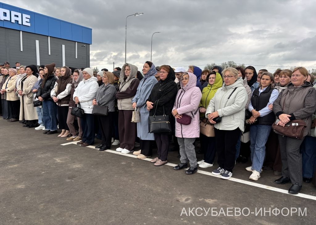 В Аксубаеве открыли ледовый дворец, два парка и Центр молодежных инициатив