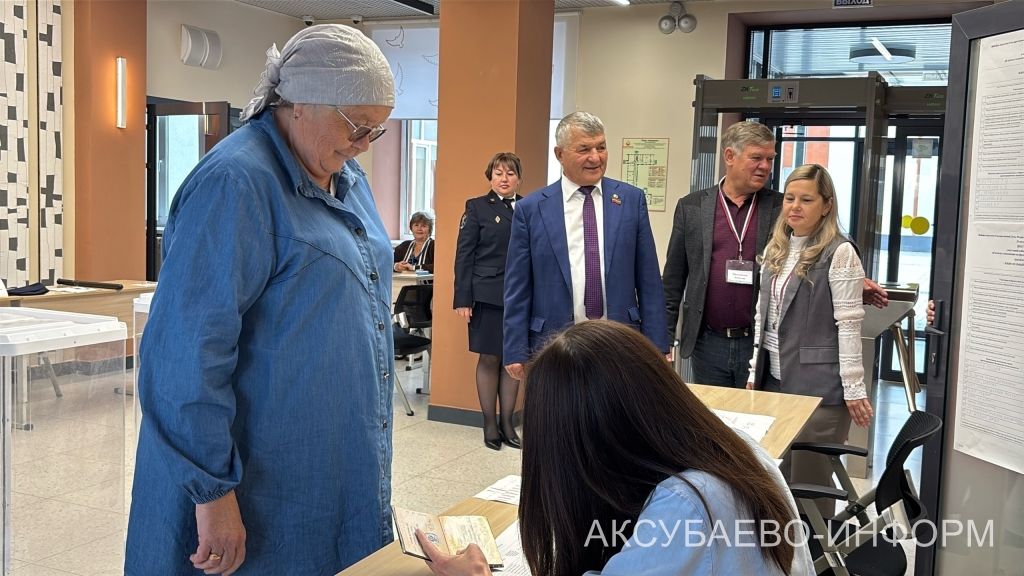 В Аксубаевском районе проголосовал депутат Госсовета РТ Камиль Гилманов