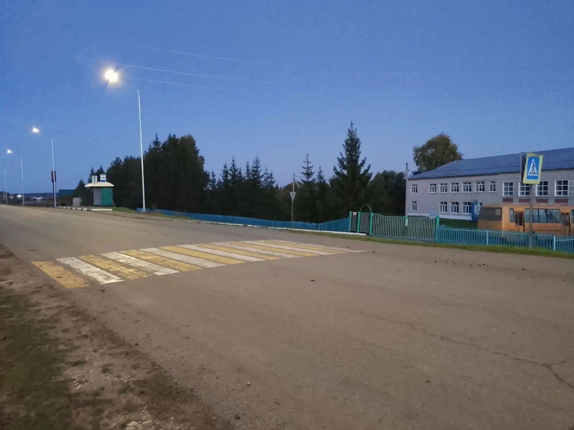 Аксубай районында Савгач авылы янындагы автотрассада яңа фонарьлар кабынды
