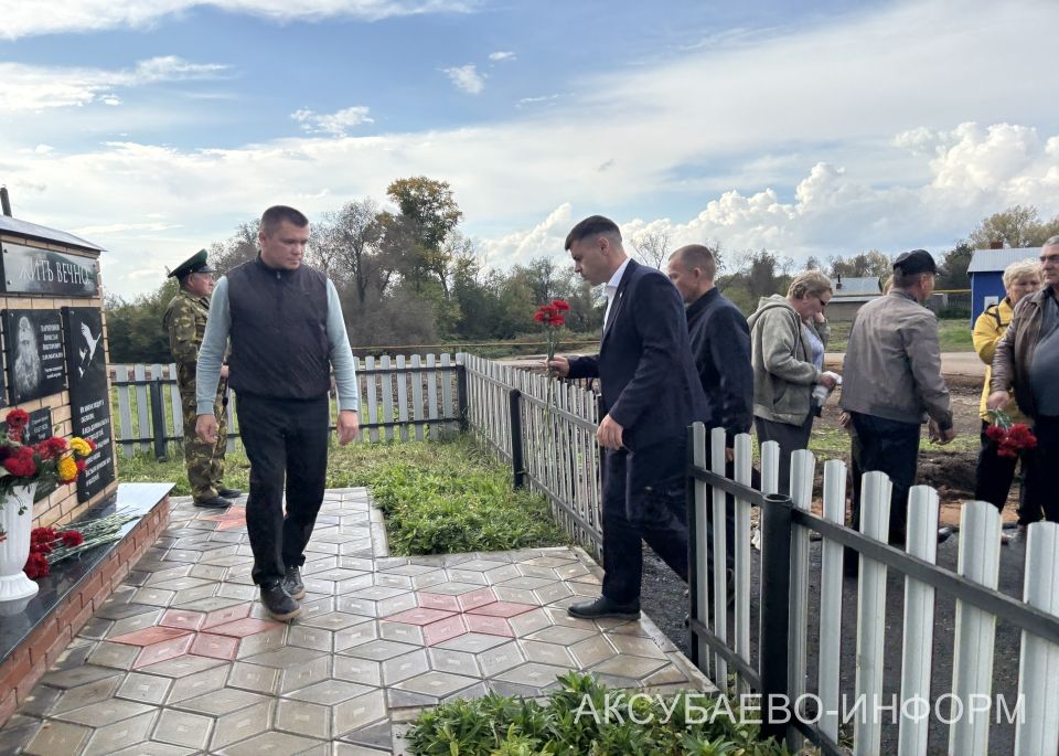 Аксубай районында якташның истәлеген авыл Дан мемориалында мәңгеләштерделәр
