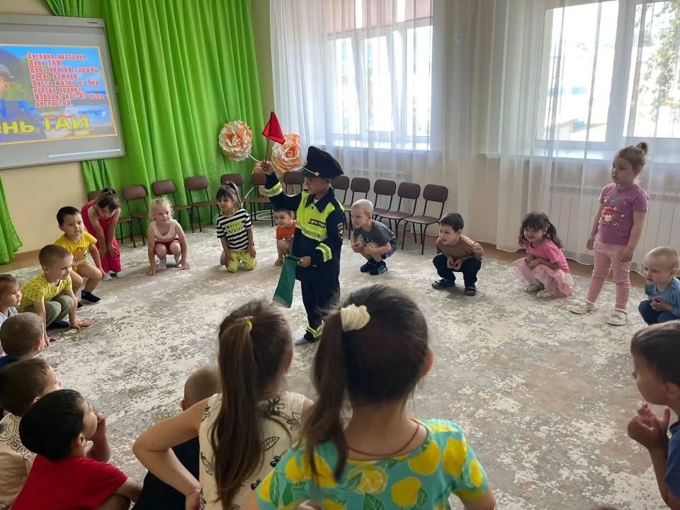Аксубай укучыларына һәм балаларга иминлек чаралары турында сөйләделәр